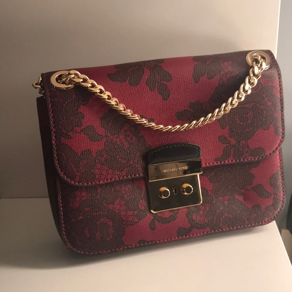 Michael Kors leather bag - Picture 1 of 6